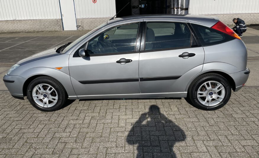 ford focus 5 deurs 1.6 16v benzine apk tot 01-03-2023 168551KM