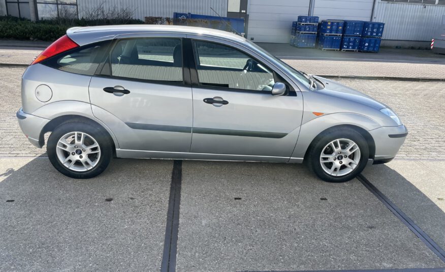 ford focus 5 deurs 1.6 16v benzine apk tot 01-03-2023 168551KM