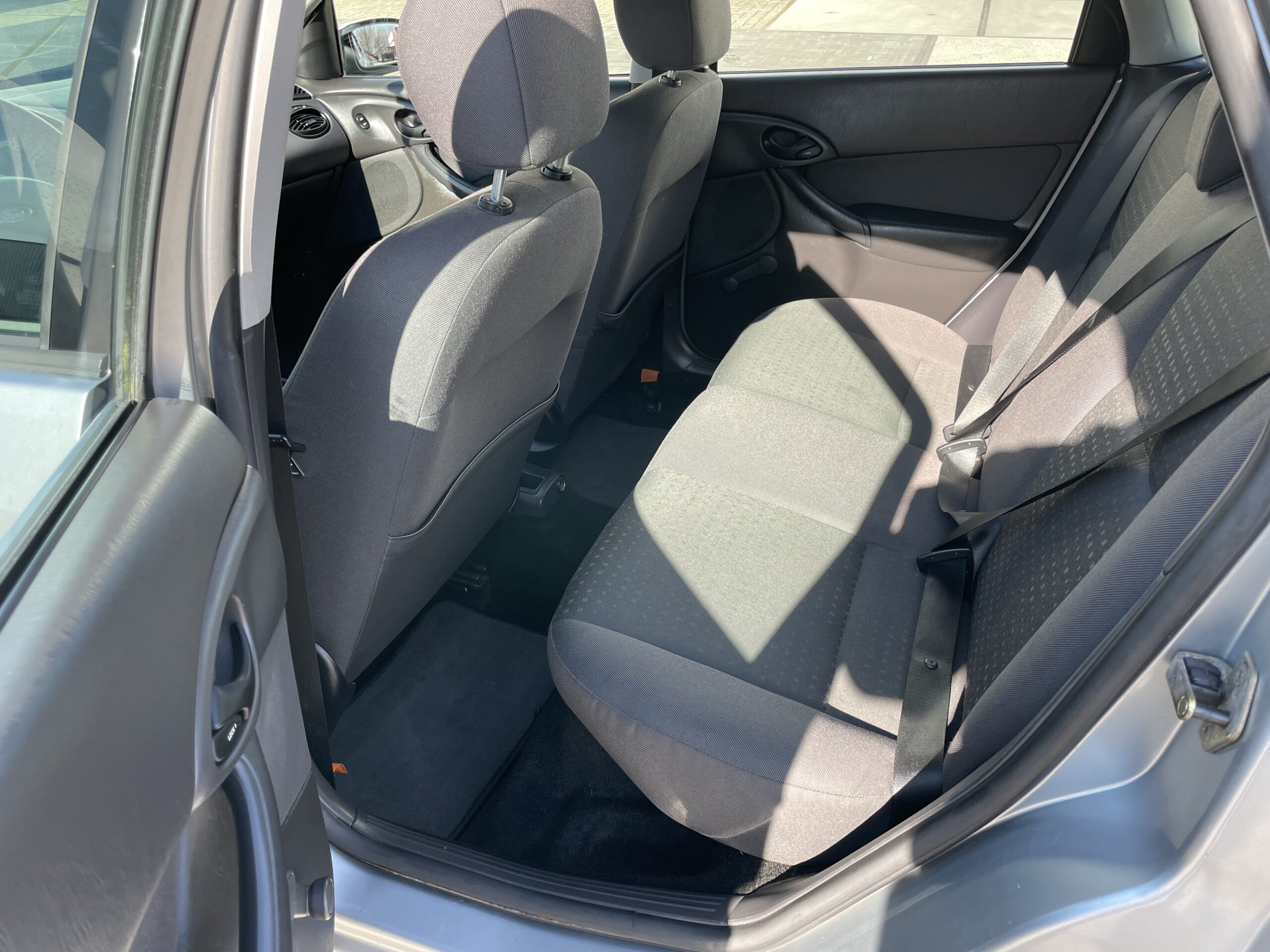 ford focus 5 deurs 1.6 16v benzine apk tot 01-03-2023 168551KM