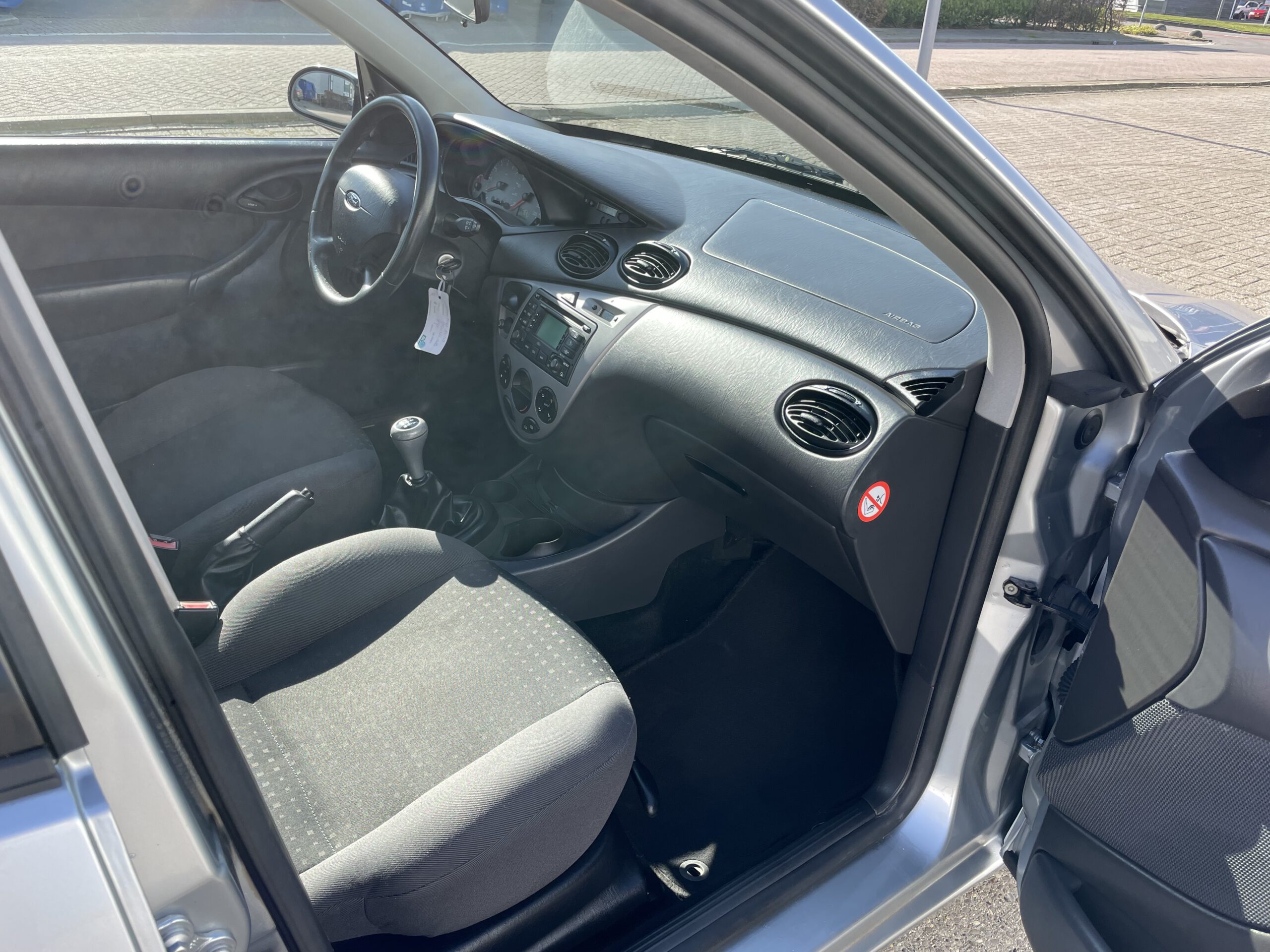 ford focus 5 deurs 1.6 16v benzine apk tot 01-03-2023 168551KM