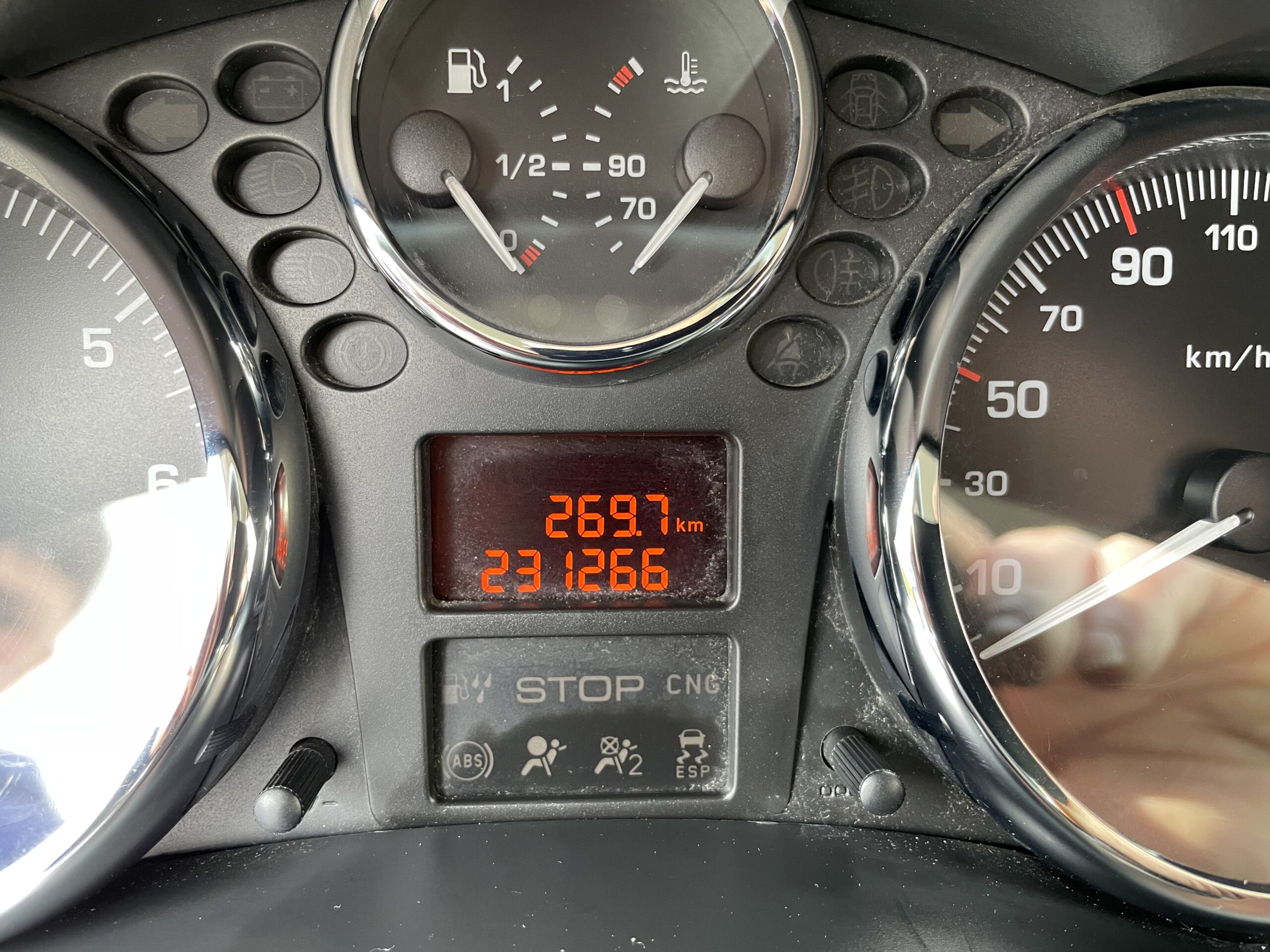 PEUGEOT 206 + 1.4 BENZINE  BJ 2011  231266 KM. NIEUWE  DISTRIBUTIE