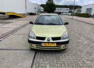 2004 BJ. Renault Clio 1.2-16V BENZINE  5-DEURS 211445 KM. APK TOT 05-12-2022