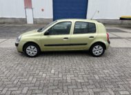 2004 BJ. Renault Clio 1.2-16V BENZINE  5-DEURS 211445 KM. APK TOT 05-12-2022