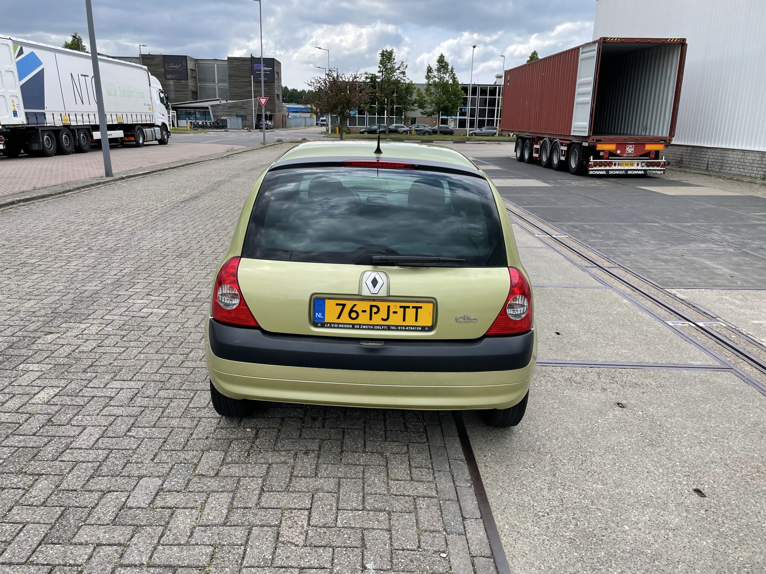 2004 BJ. Renault Clio 1.2-16V BENZINE  5-DEURS 211445 KM. APK TOT 05-12-2022