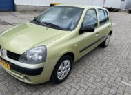 2004 BJ. Renault Clio 1.2-16V BENZINE  5-DEURS 211445 KM. APK TOT 05-12-2022