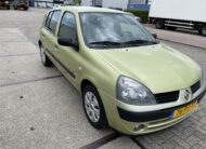 2004 BJ. Renault Clio 1.2-16V BENZINE  5-DEURS 211445 KM. APK TOT 05-12-2022