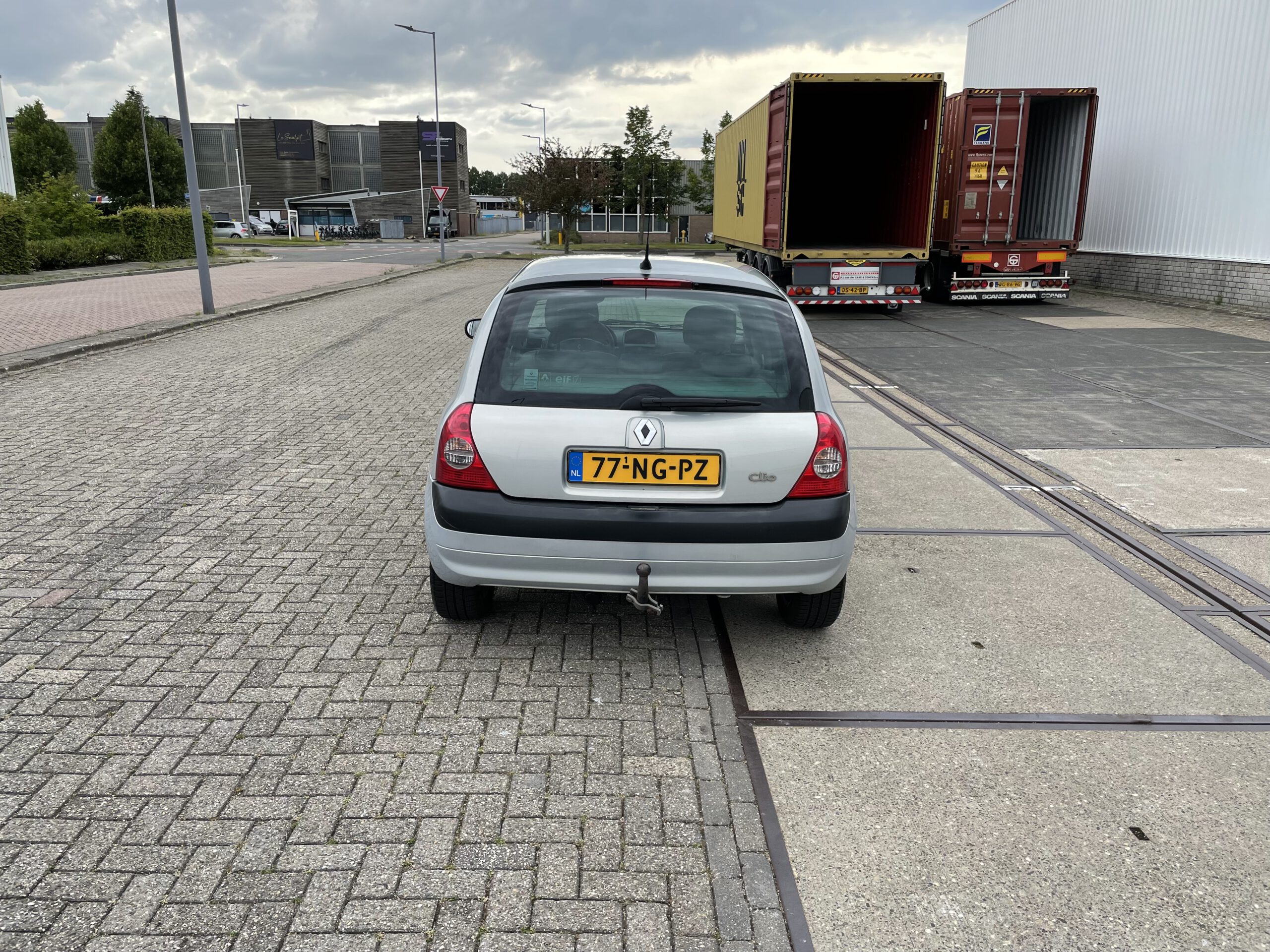 2003 BJ.Renault Clio 1.6 16V Initiale  Xenon, Navigatie 213299 KM. APK TOT 26-11-2022