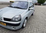 2003 BJ.Renault Clio 1.6 16V Initiale  Xenon, Navigatie 213299 KM. APK TOT 26-11-2022