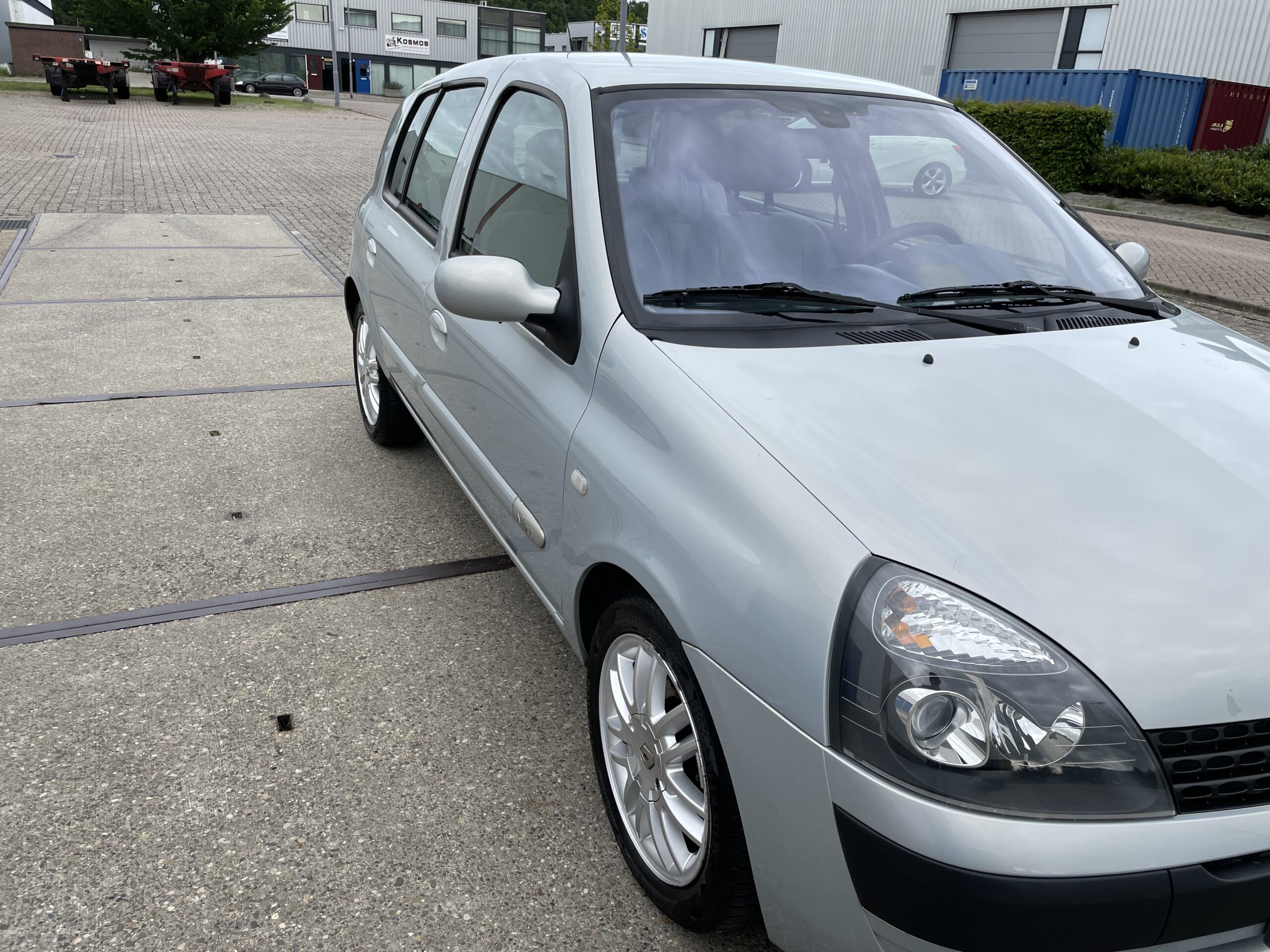 2003 BJ.Renault Clio 1.6 16V Initiale  Xenon, Navigatie 213299 KM. APK TOT 26-11-2022