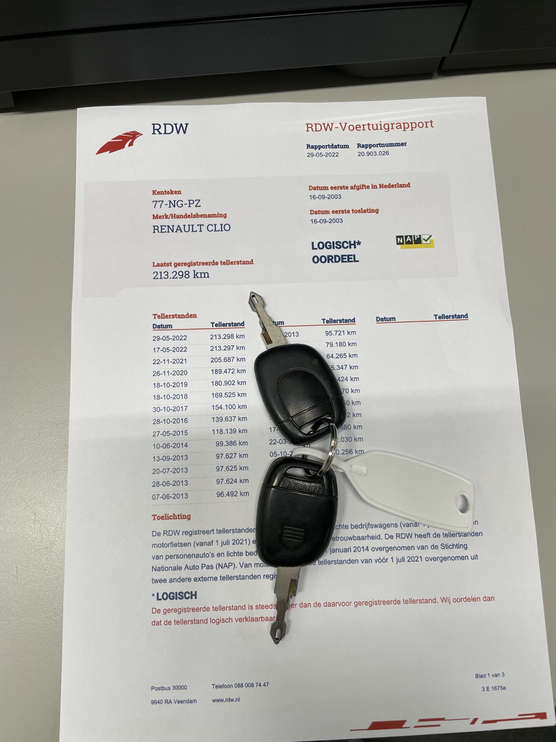 2003 BJ.Renault Clio 1.6 16V Initiale  Xenon, Navigatie 213299 KM. APK TOT 26-11-2022