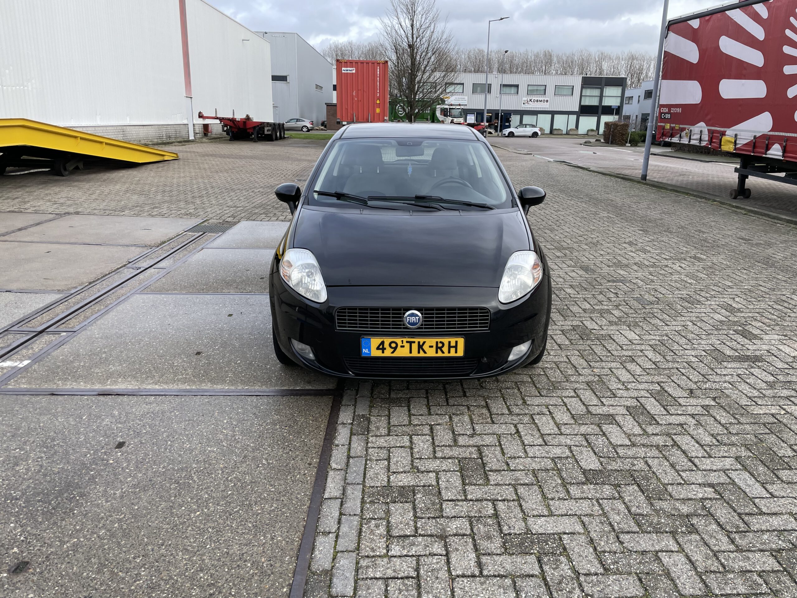 2006 BJ fiat punto 1.4 benzine km.242137 nap. apk tot 27-12-2023