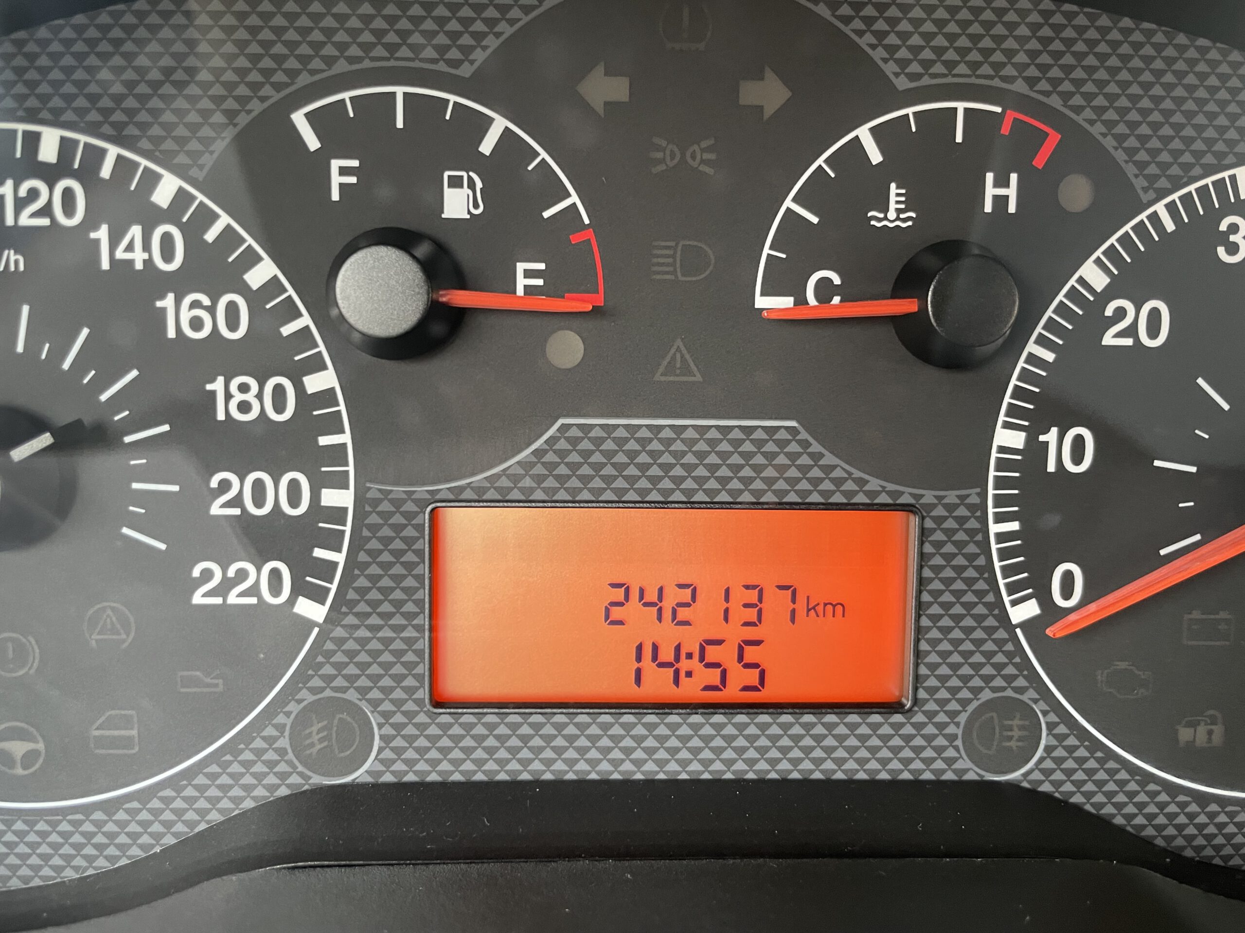 2006 BJ fiat punto 1.4 benzine km.242137 nap. apk tot 27-12-2023