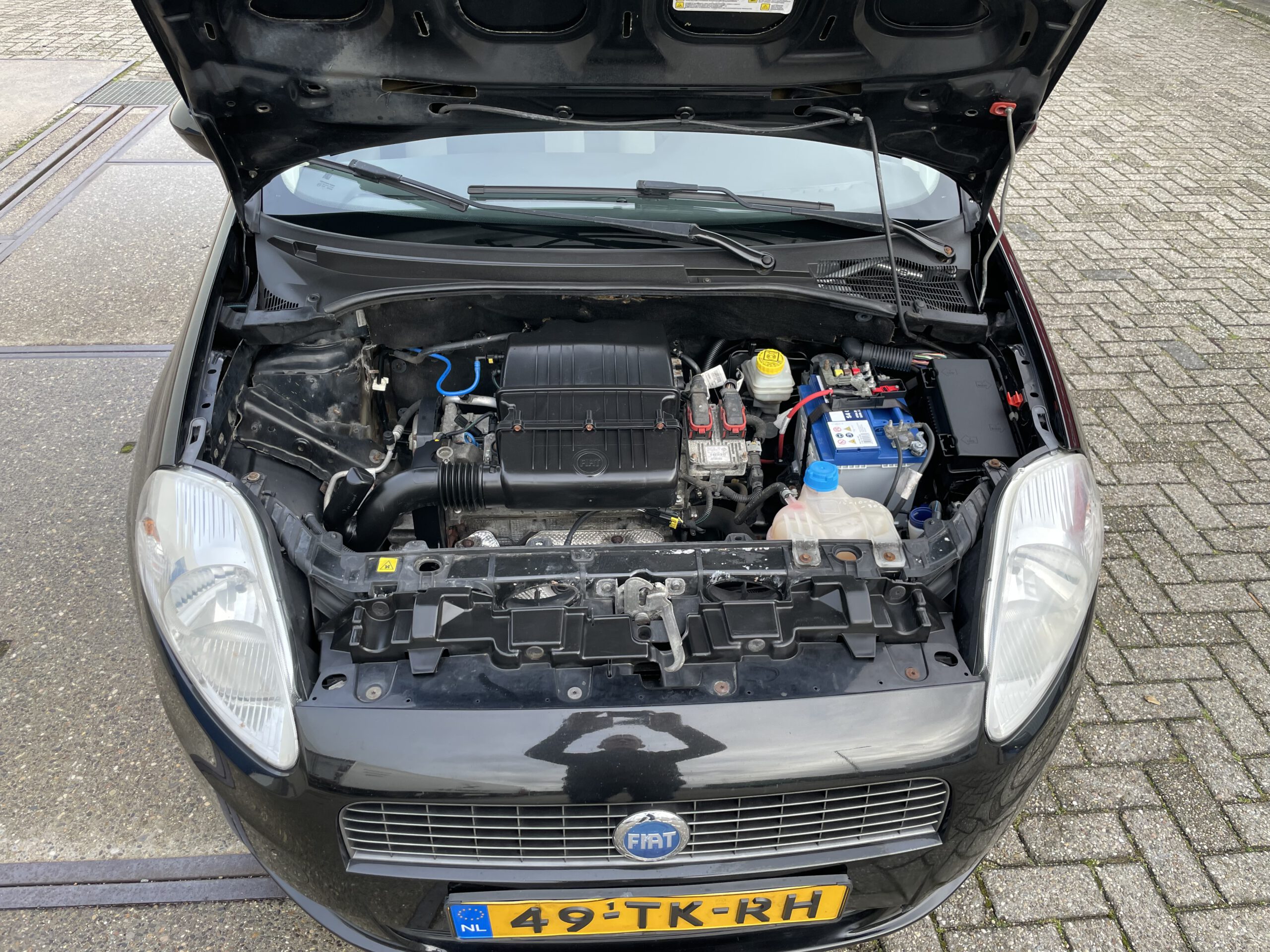 2006 BJ fiat punto 1.4 benzine km.242137 nap. apk tot 27-12-2023