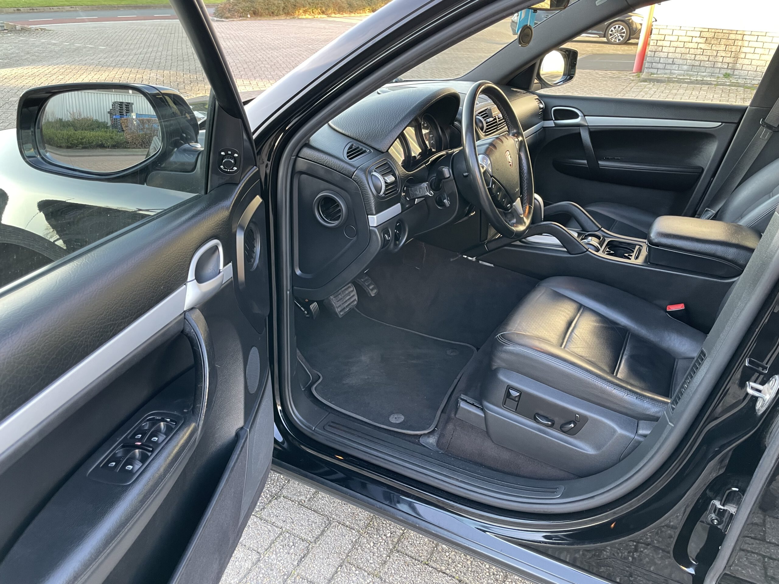 2008 BJ porsche cayenne gts uitvoering 3.6 benzine bj. 2008 km. 273497 apk 04-05-2024