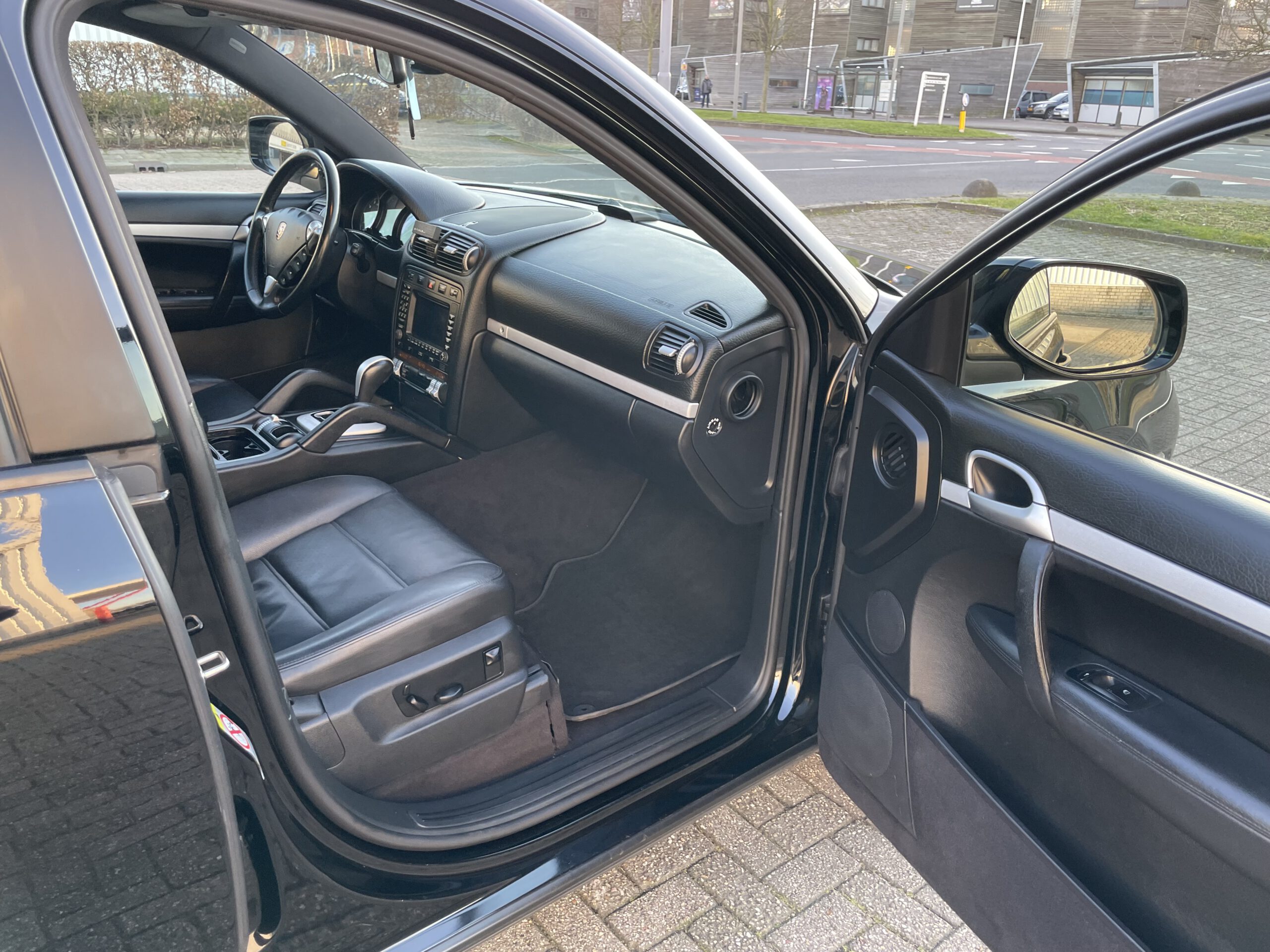 2008 BJ porsche cayenne gts uitvoering 3.6 benzine bj. 2008 km. 273497 apk 04-05-2024