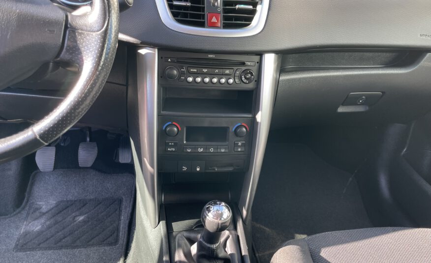 2008 BJ peugeot 207 1.6 vti benzine bj.2008 km. 181169 apk 13-04-2024 airco, nap, cruise control,