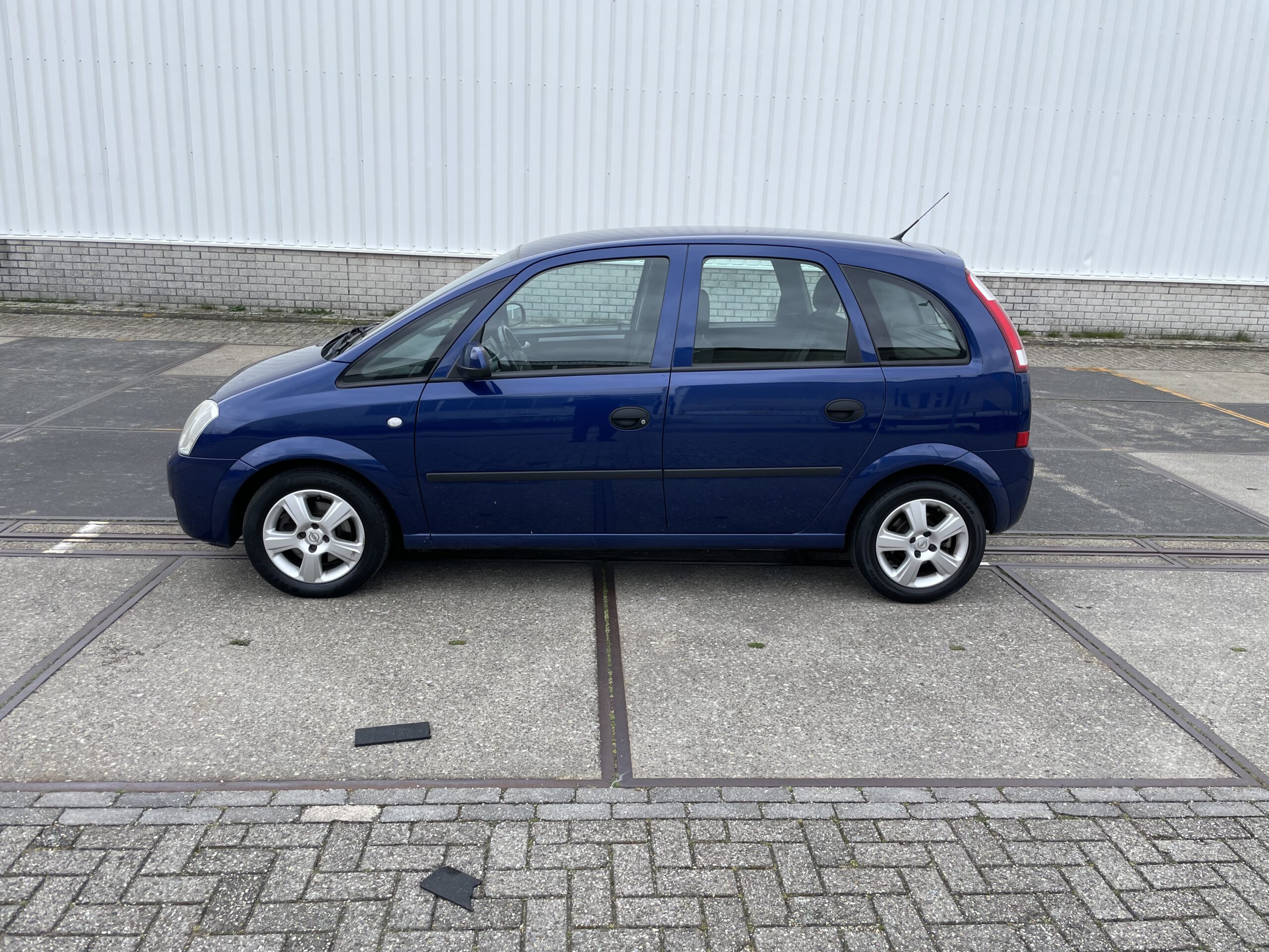 2005 BJ opel meriva 1.6 16v 2005 km. 181443 apk 05-04-2024