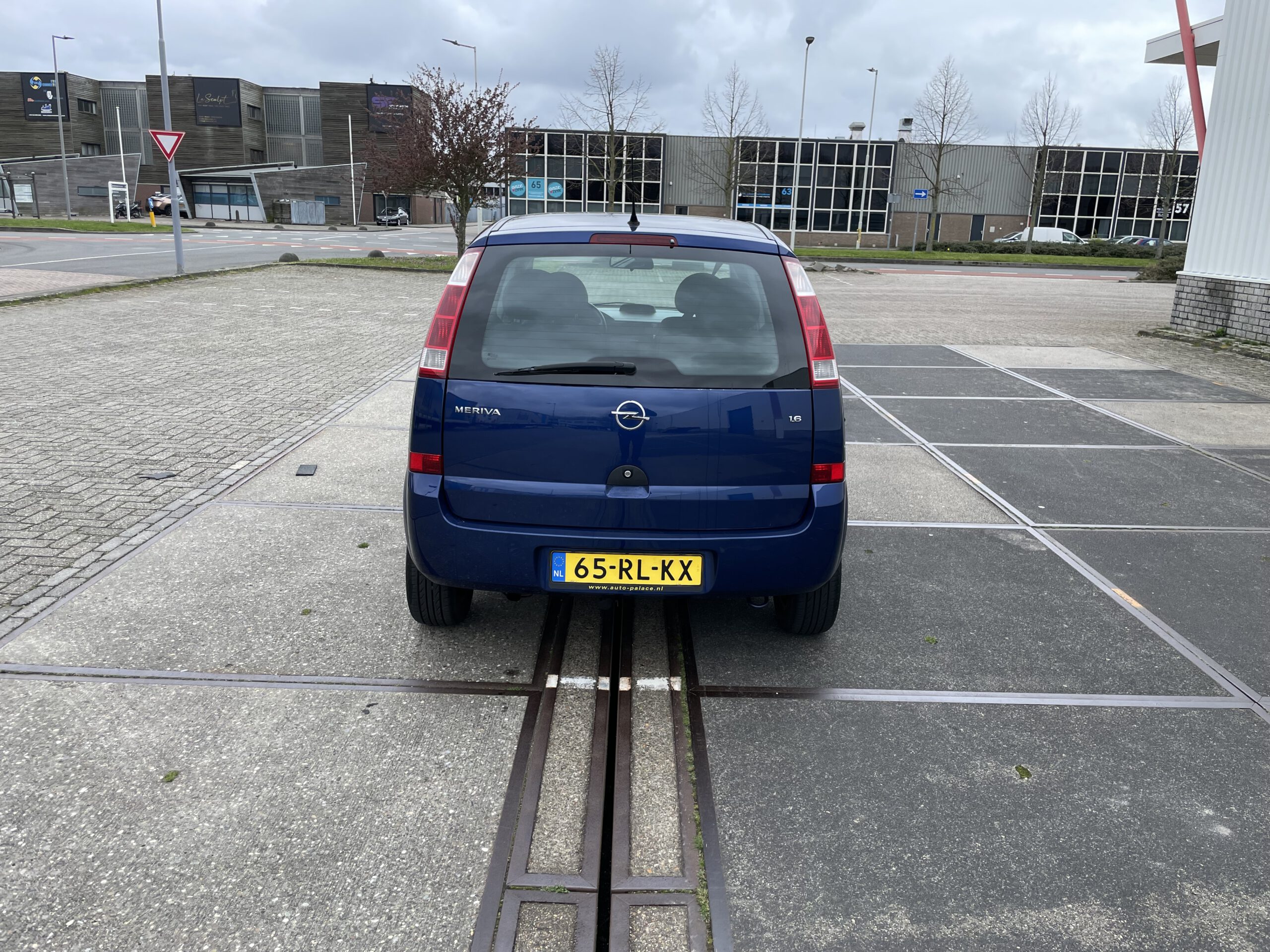 2005 BJ opel meriva 1.6 16v 2005 km. 181443 apk 05-04-2024