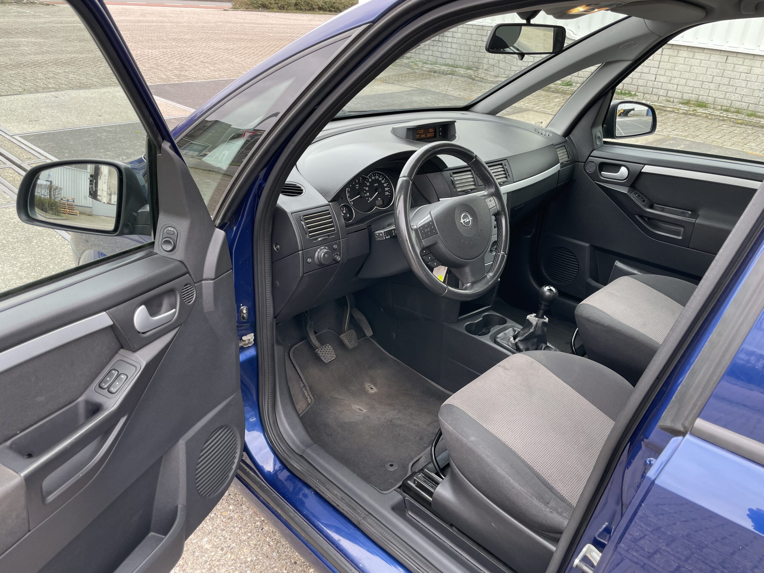 2005 BJ opel meriva 1.6 16v 2005 km. 181443 apk 05-04-2024