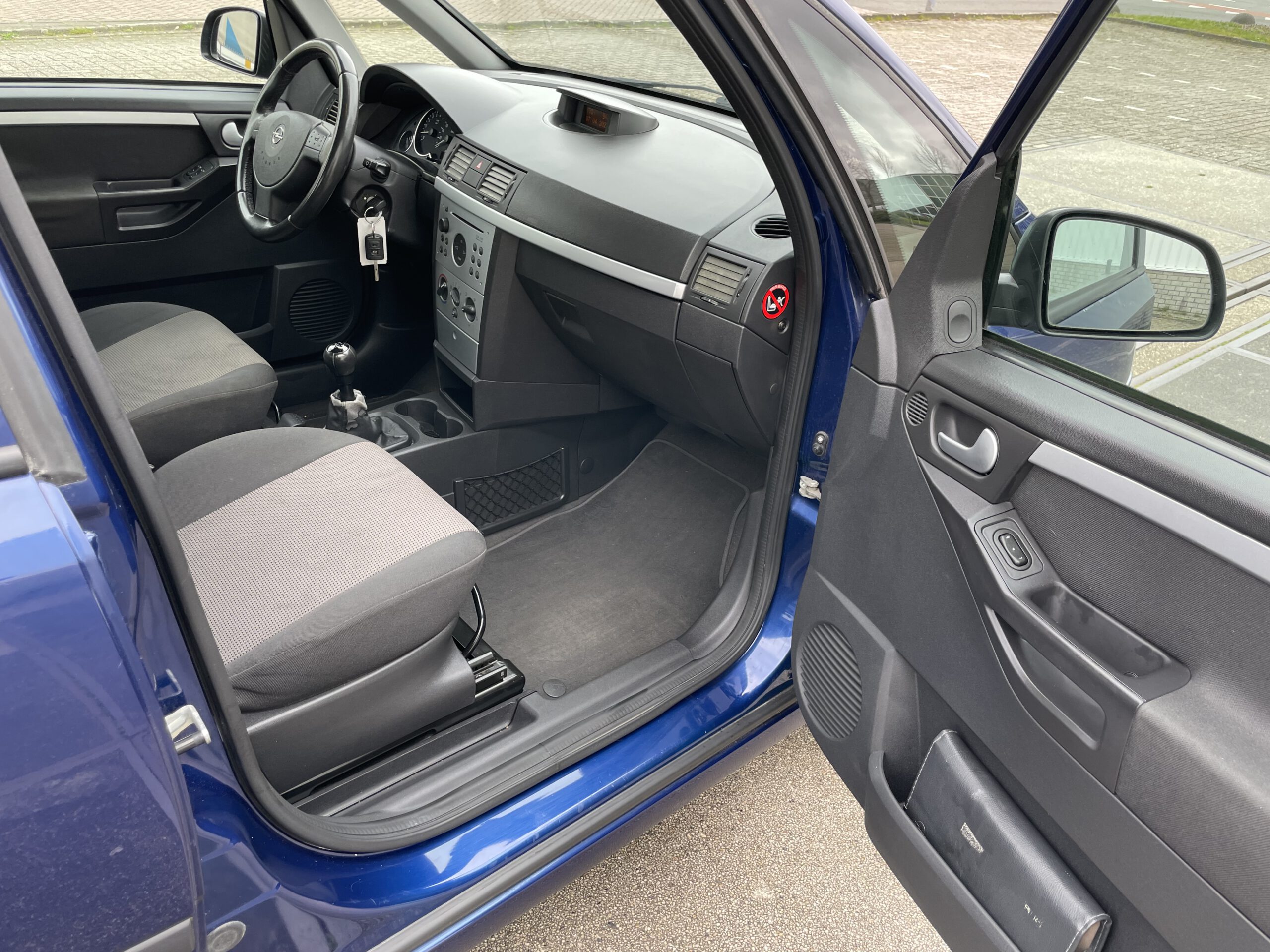 2005 BJ opel meriva 1.6 16v 2005 km. 181443 apk 05-04-2024