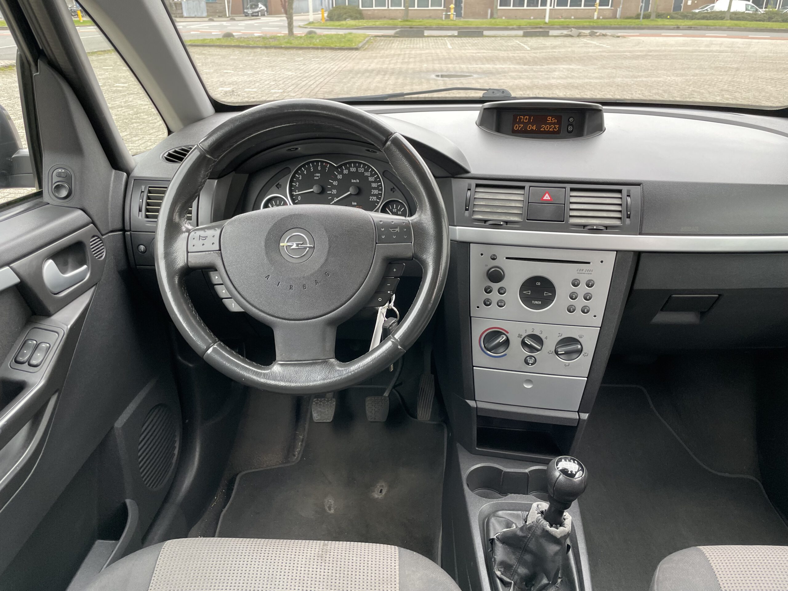 2005 BJ opel meriva 1.6 16v 2005 km. 181443 apk 05-04-2024