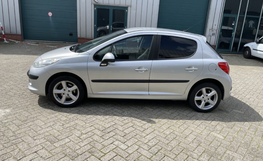 2009 BJ peugeot 207 1.4 16v benzine 5 dr bj.2009 5 deurs km. 275446 apk tot 20-9-2023