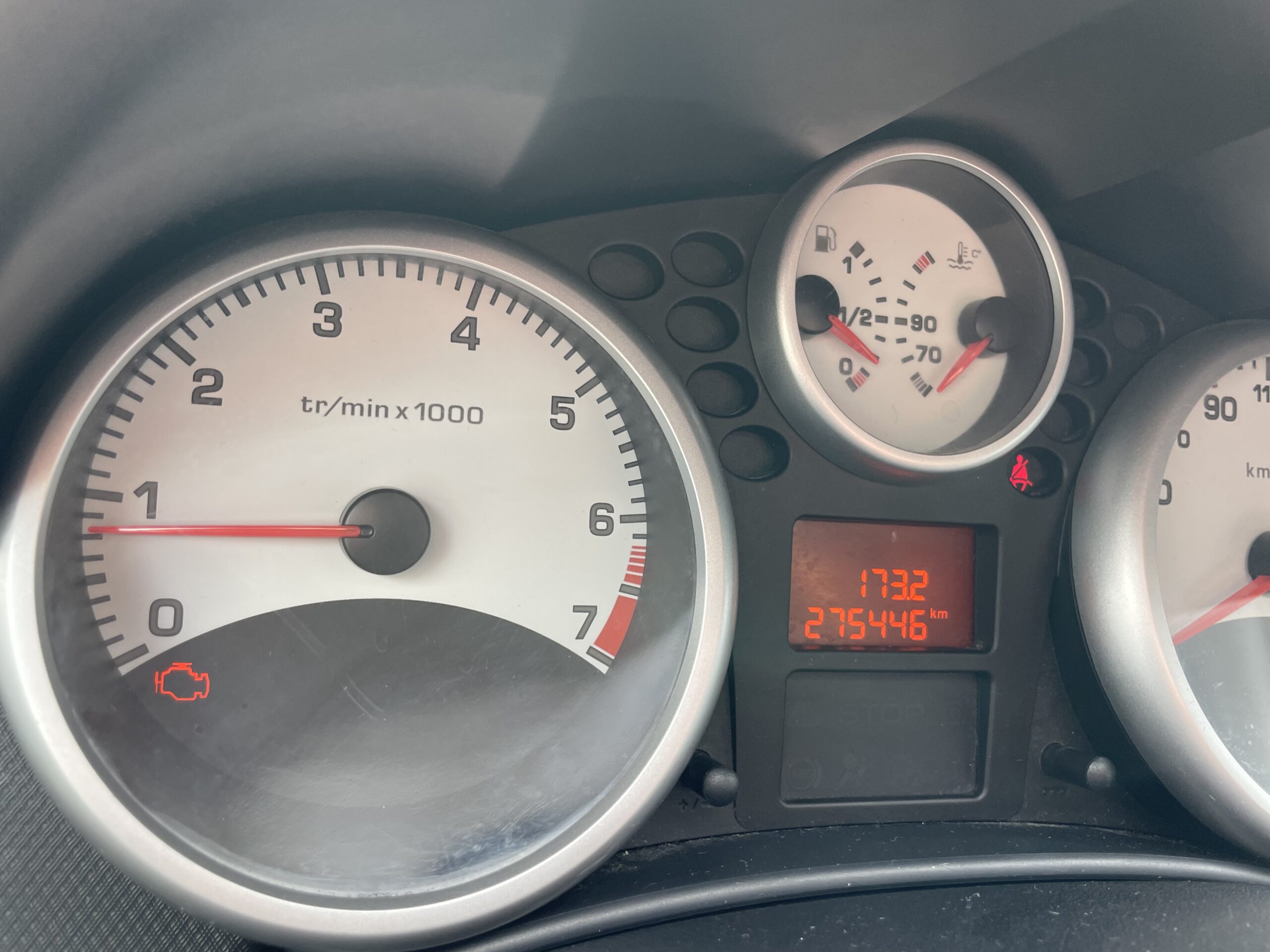 2009 BJ peugeot 207 1.4 16v benzine 5 dr bj.2009 5 deurs km. 275446 apk tot 20-9-2023