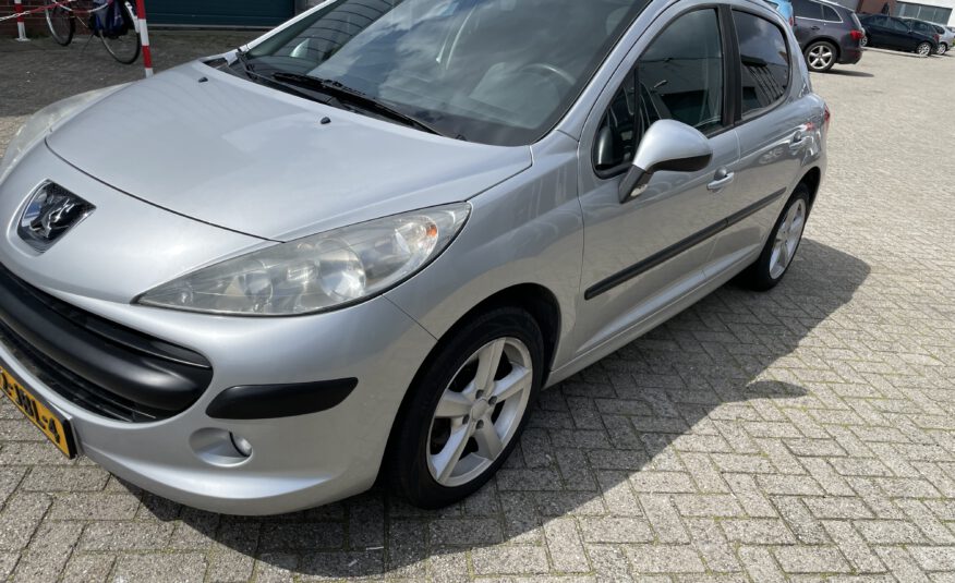 2009 BJ peugeot 207 1.4 16v benzine 5 dr bj.2009 5 deurs km. 275446 apk tot 20-9-2023