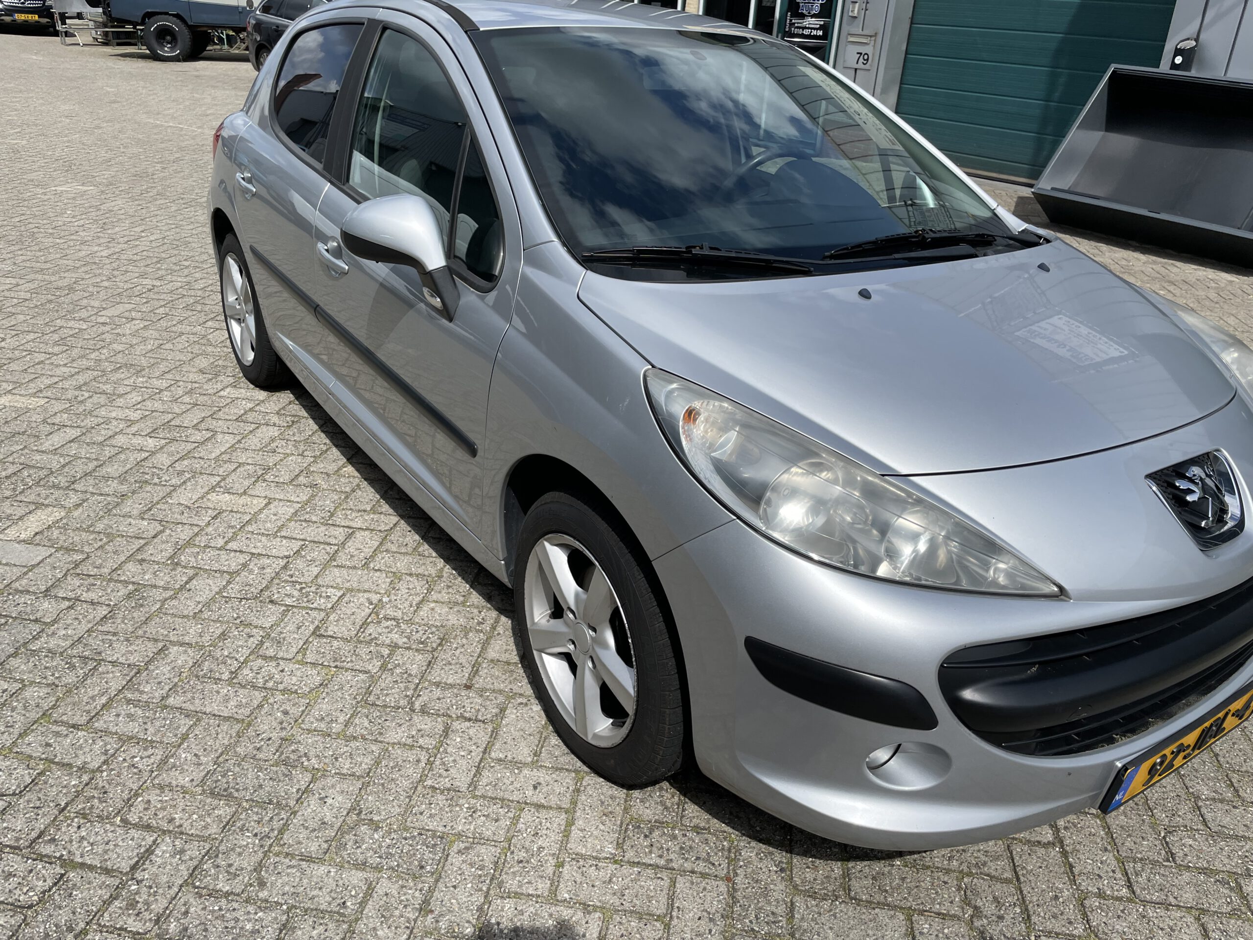 2009 BJ peugeot 207 1.4 16v benzine 5 dr bj.2009 5 deurs km. 275446 apk tot 20-9-2023