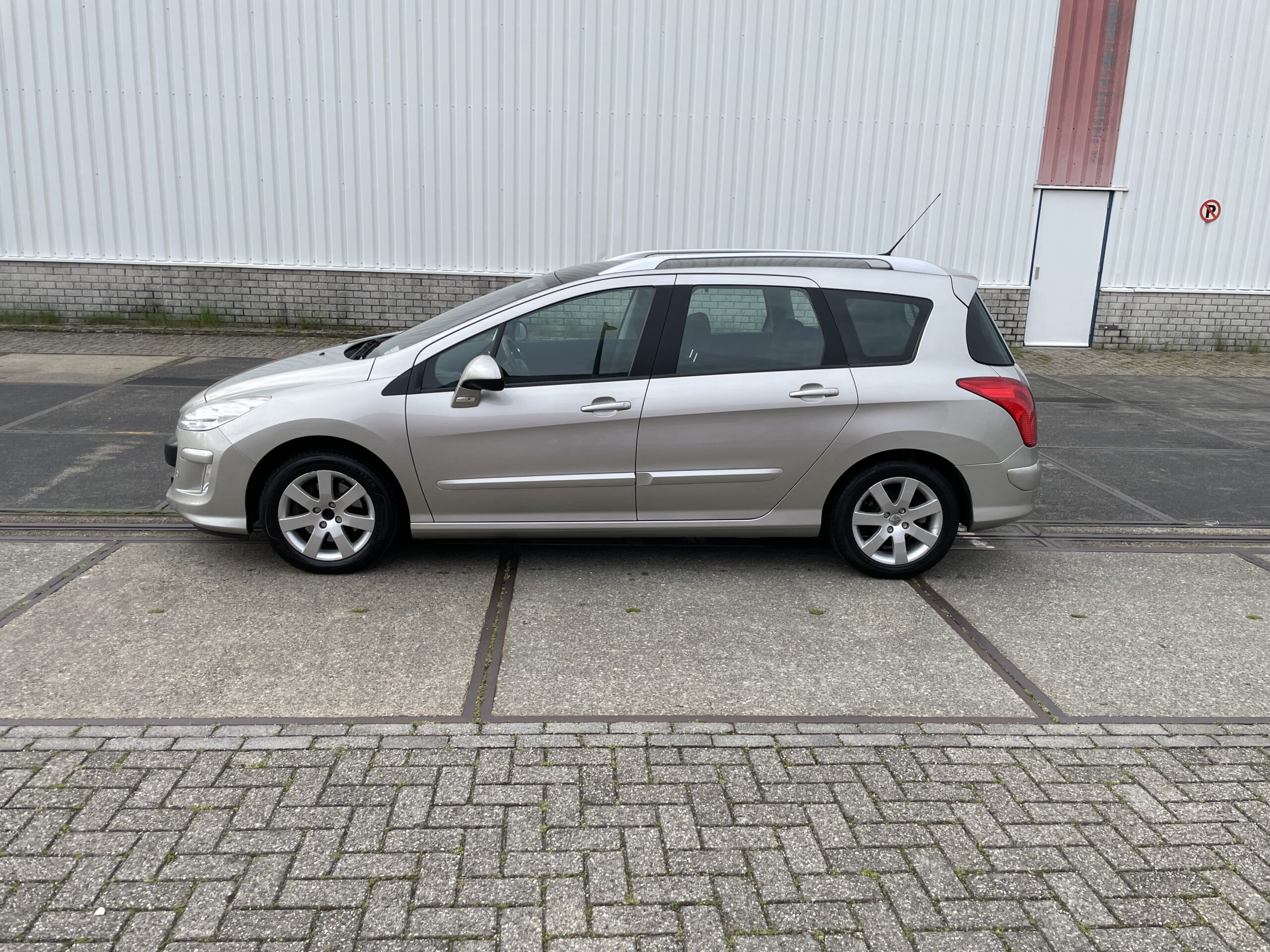 2008 BJ peugeot 308 sw 1.6 vti benzine km. 66688 automaat panorama
