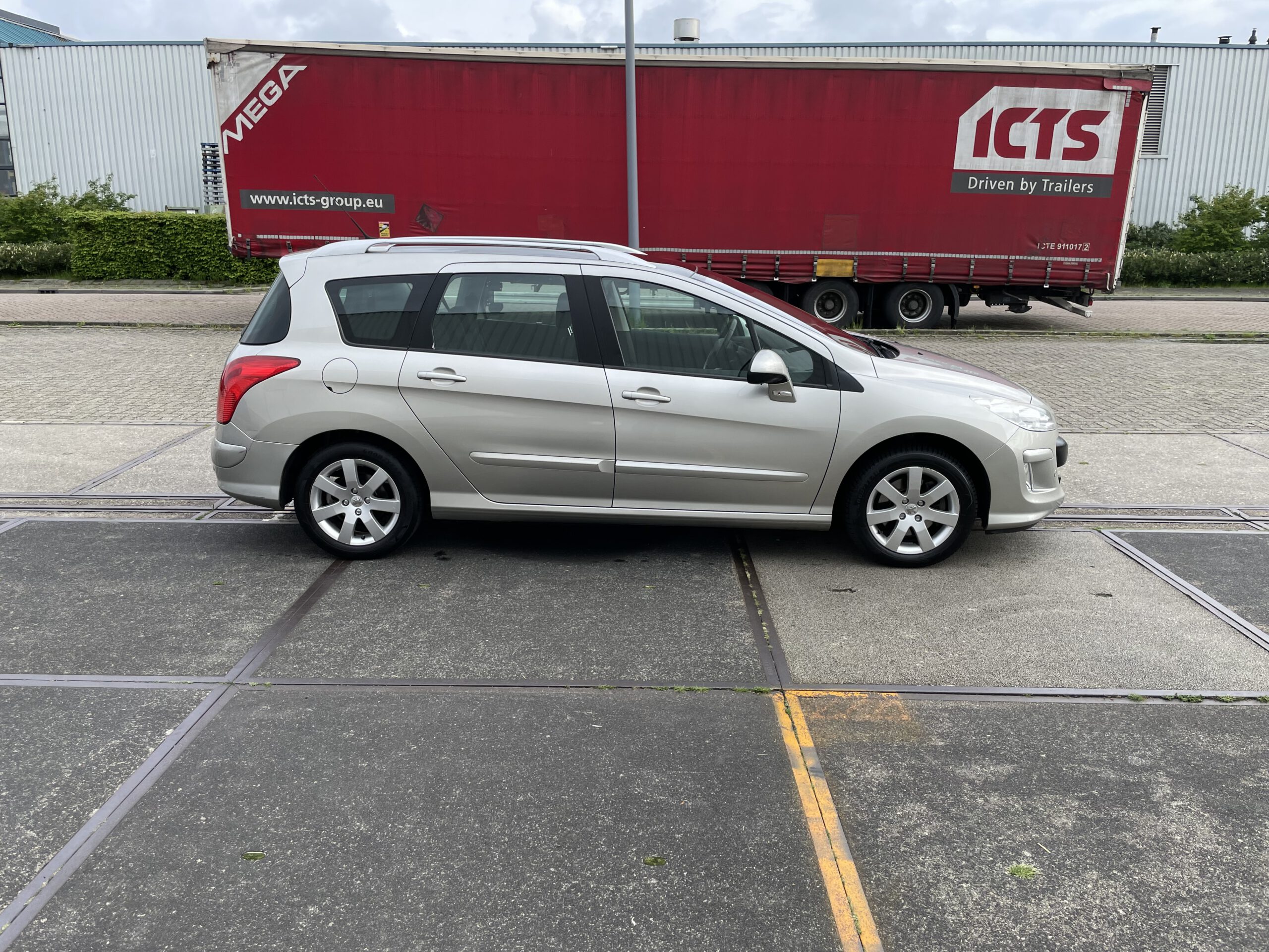 2008 BJ peugeot 308 sw 1.6 vti benzine km. 66688 automaat panorama