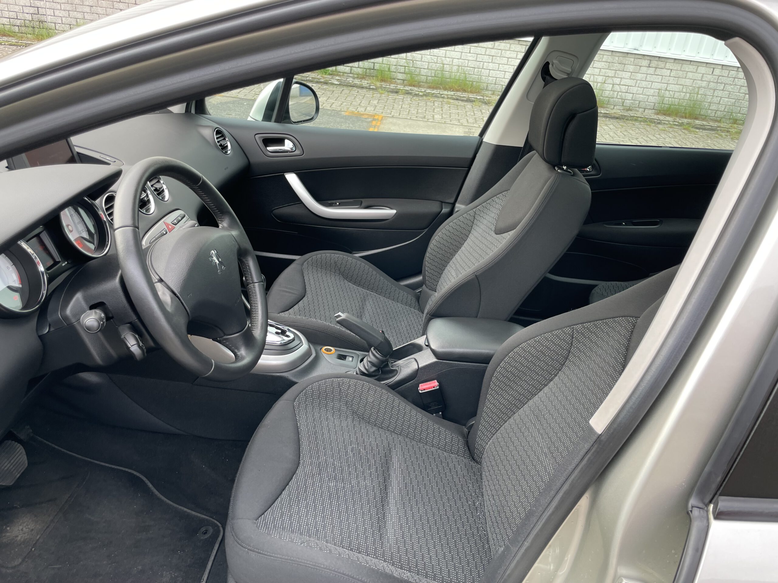 2008 BJ peugeot 308 sw 1.6 vti benzine km. 66688 automaat panorama