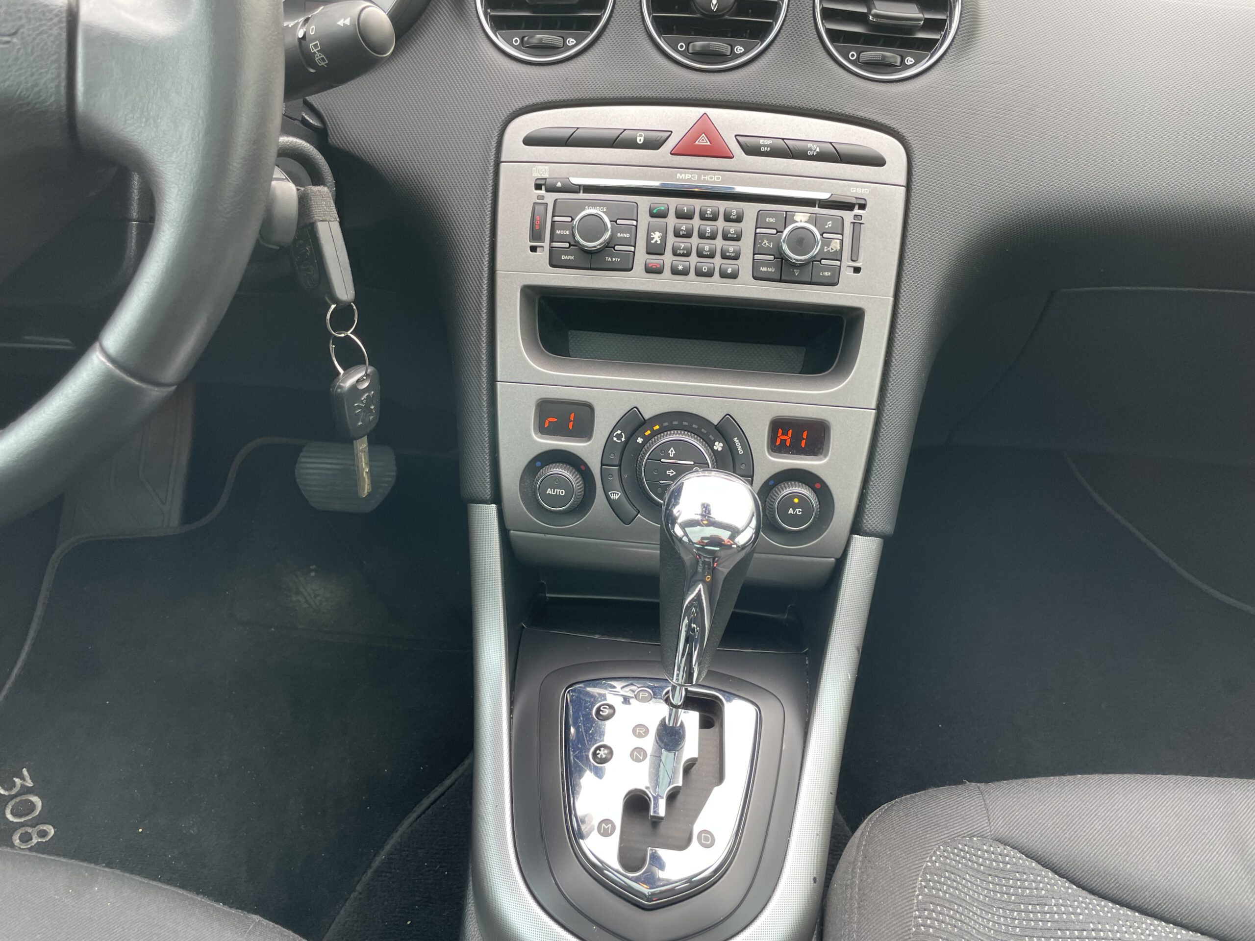 2008 BJ peugeot 308 sw 1.6 vti benzine km. 66688 automaat panorama