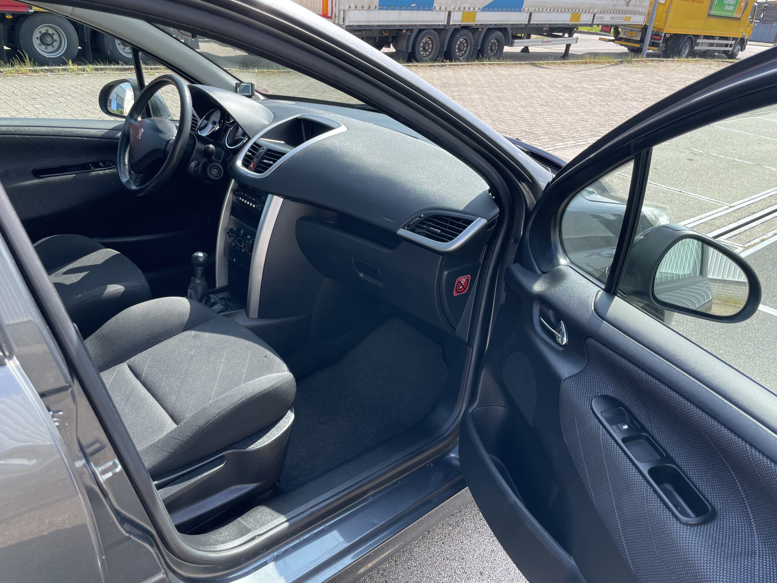 2008 BJ peugoet 207 sw 1.4 vti benzine km.192240 apk tot 03-08-2023 auto