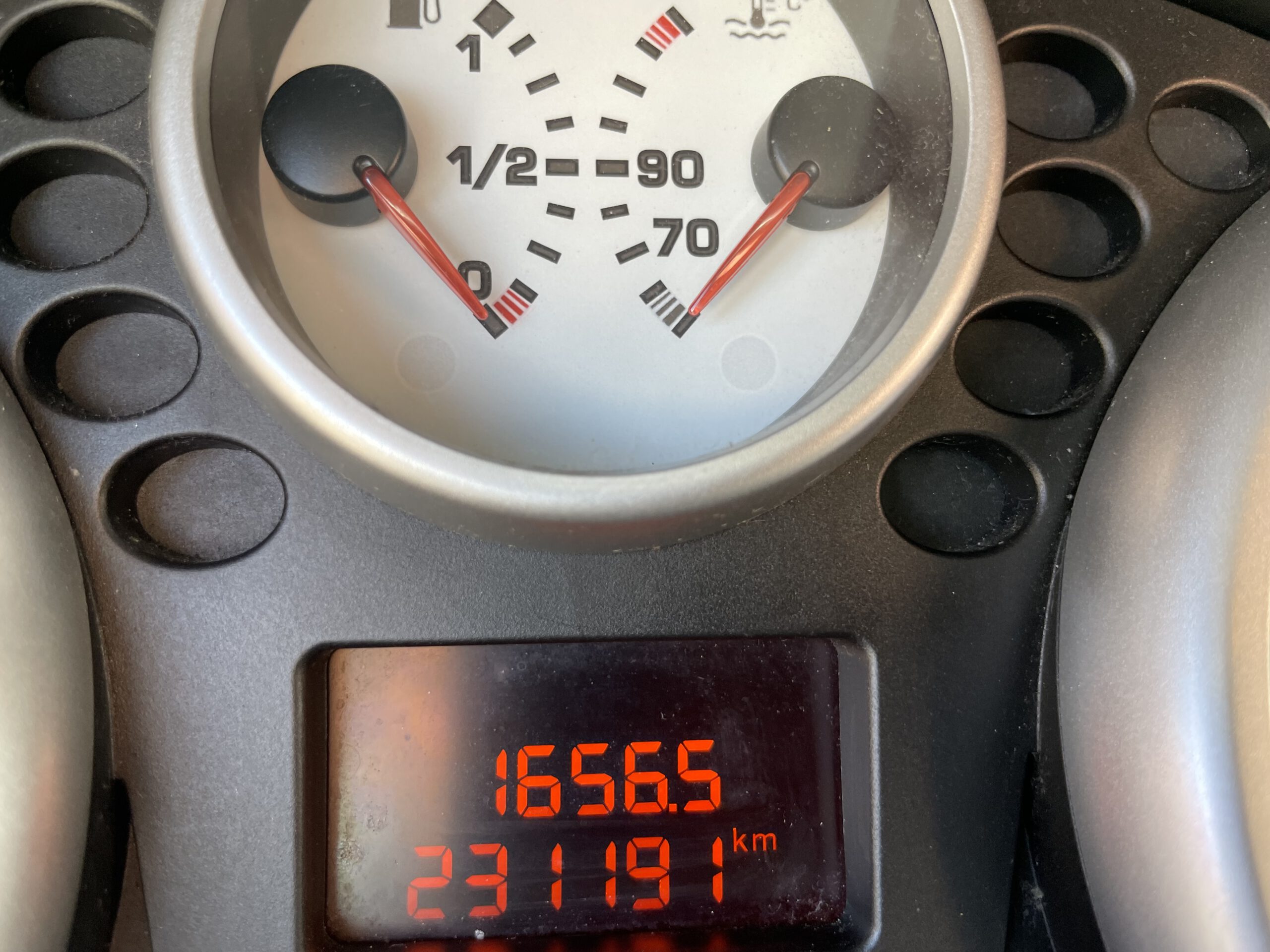 2007 BJ peugoet 207 1.4 16v benzine bj. 2007 km. 231191 apk tot 22-12-2023 nieuwe distributie